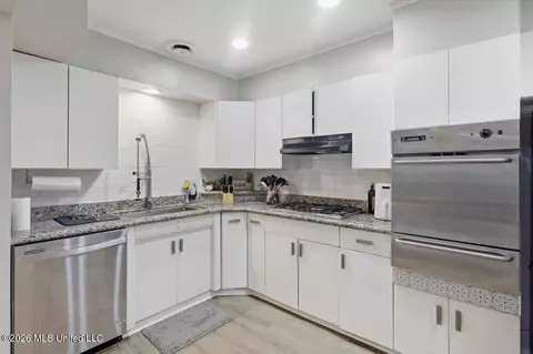 Kitchen - 1435 Kimwood Dr, Jackson, MS 39211 photo 1 of 4