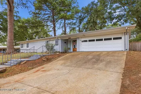 Exterior - 1435 Kimwood Dr, Jackson, MS 39211 photo 3 of 8