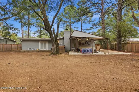 Exterior - 1435 Kimwood Dr, Jackson, MS 39211 photo 5 of 8