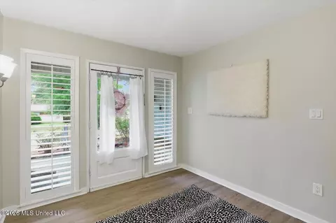 Entry Way - 1435 Kimwood Dr, Jackson, MS 39211 photo 1 of 2