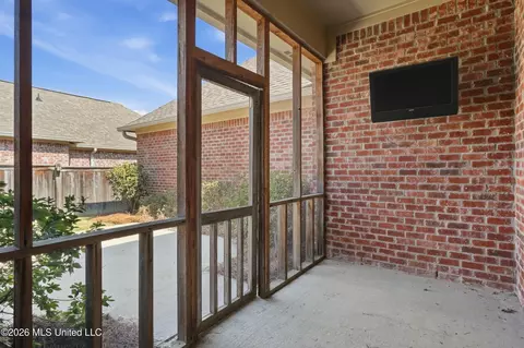 Exterior - 135 Martinique Dr, Madison, MS 39110 photo 2 of 7