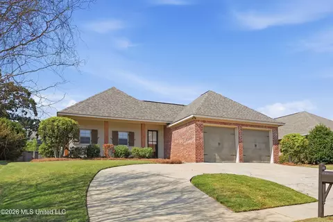 Exterior - 135 Martinique Dr, Madison, MS 39110 photo 3 of 7