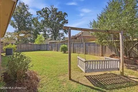 Exterior - 135 Martinique Dr, Madison, MS 39110 photo 6 of 7