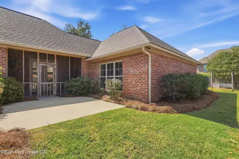 Exterior - 135 Martinique Dr, Madison, MS 39110 photo 4 of 7