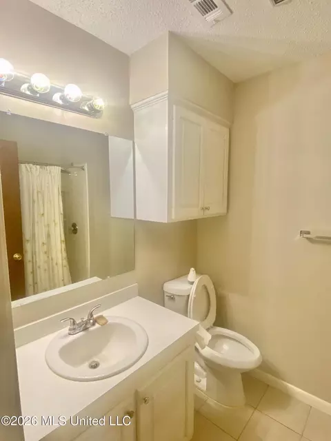 Bath - 1154 W Border Ave, Wiggins, MS 39577 photo 4 of 4