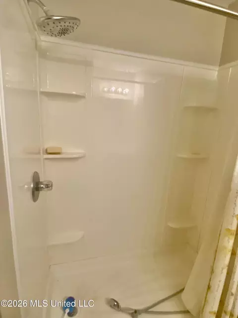 Bath - 1154 W Border Ave, Wiggins, MS 39577 photo 1 of 4