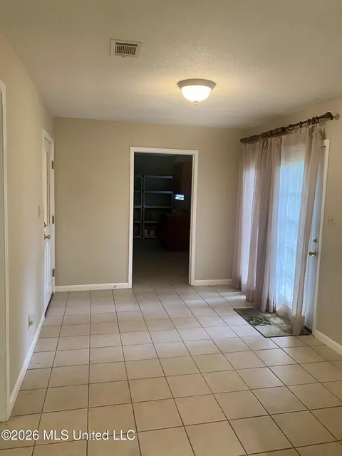 Entry Way - 1154 W Border Ave, Wiggins, MS 39577 photo 1 of 1
