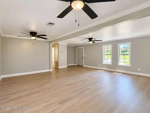 Living - 138 Shepard Cir, Lucedale, MS 39452 photo 4 of 10