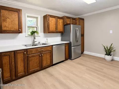 Kitchen - 138 Shepard Cir, Lucedale, MS 39452 photo 4 of 5