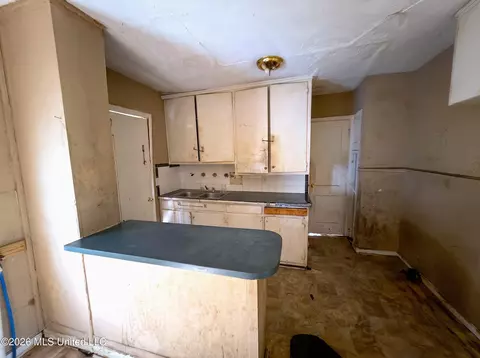 2032 Willow Way, Jackson, MS 39204 photo 8