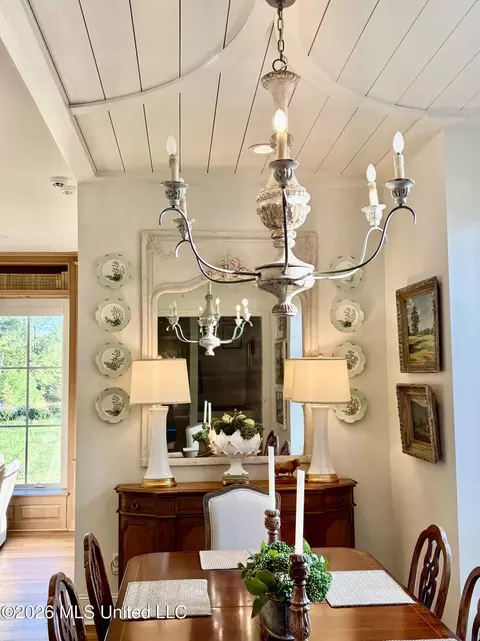 Dining - 133 Commonwealth Dr, Madison, MS 39110 photo 1 of 2
