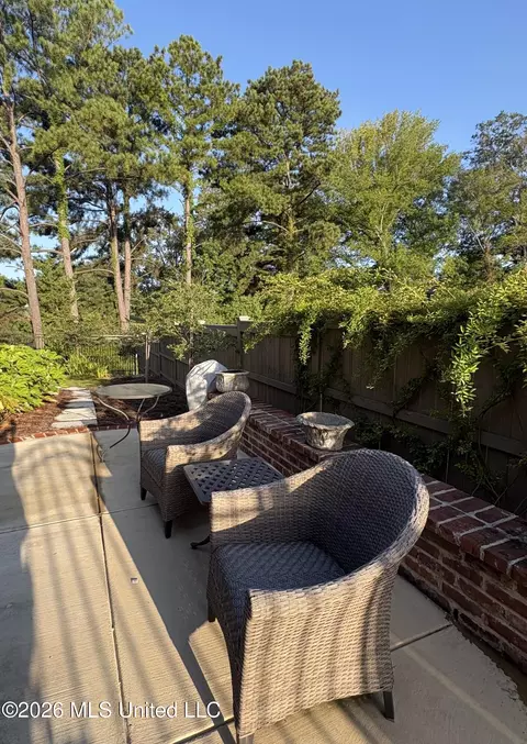 Exterior - 133 Commonwealth Dr, Madison, MS 39110 photo 7 of 9