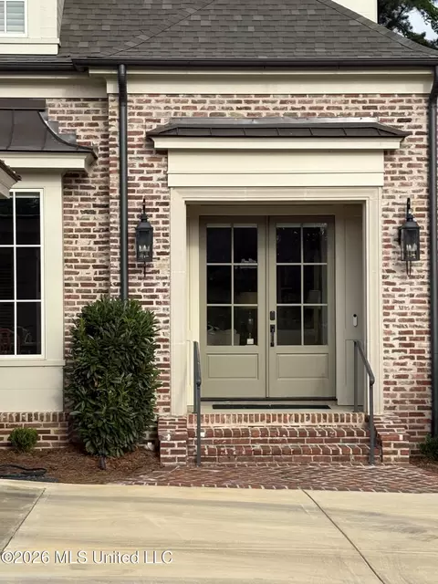 Exterior - 133 Commonwealth Dr, Madison, MS 39110 photo 2 of 9
