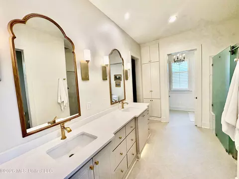 Bath - 133 Commonwealth Dr, Madison, MS 39110 photo 2 of 4