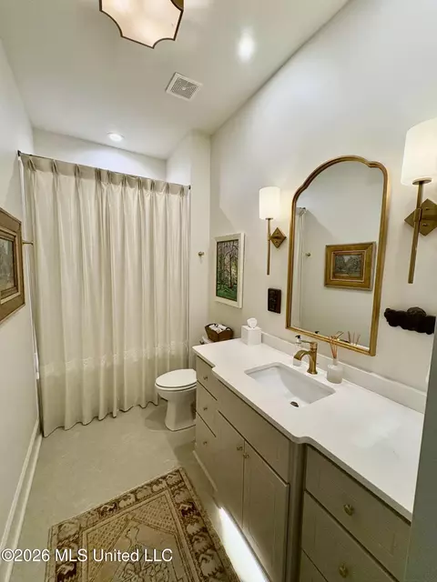 Bath - 133 Commonwealth Dr, Madison, MS 39110 photo 1 of 4