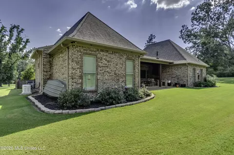 Exterior - 520 Viewpointe Way, Clinton, MS 39056 photo 15 of 20