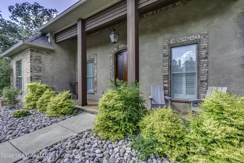 Exterior - 520 Viewpointe Way, Clinton, MS 39056 photo 4 of 20