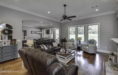 Living - 520 Viewpointe Way, Clinton, MS 39056 photo 1 of 4