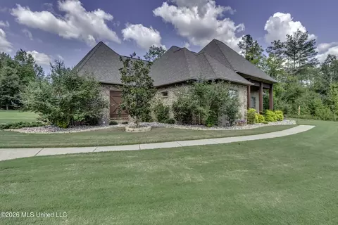 Exterior - 520 Viewpointe Way, Clinton, MS 39056 photo 9 of 20
