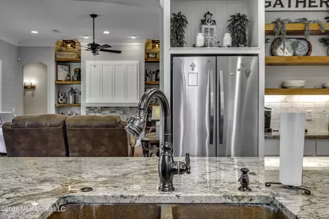 Kitchen - 520 Viewpointe Way, Clinton, MS 39056 photo 6 of 6