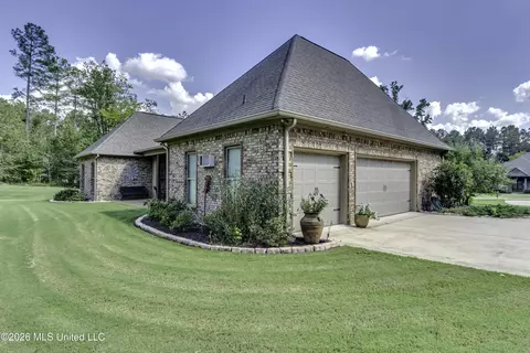 Exterior - 520 Viewpointe Way, Clinton, MS 39056 photo 12 of 20