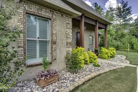 Exterior - 520 Viewpointe Way, Clinton, MS 39056 photo 10 of 20