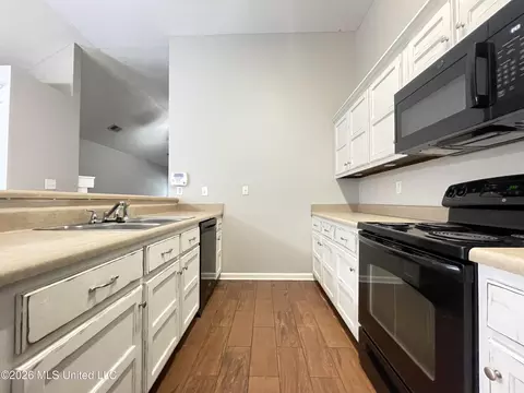 7185 Crape Myrtle Dr, Olive Branch, MS 38654 photo 3
