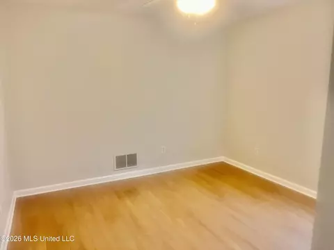 Bedroom - 2160 Heritage Cv, Hernando, MS 38632 photo 2 of 2