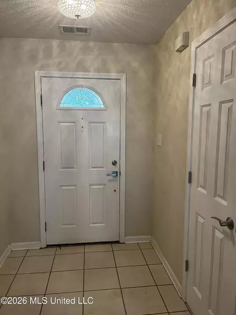 Entry Way - 7562 Bear Cv, Walls, MS 38680 photo 1 of 2