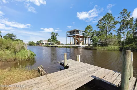 10085 W Gulf Rd, Bay Saint Louis, MS 39520