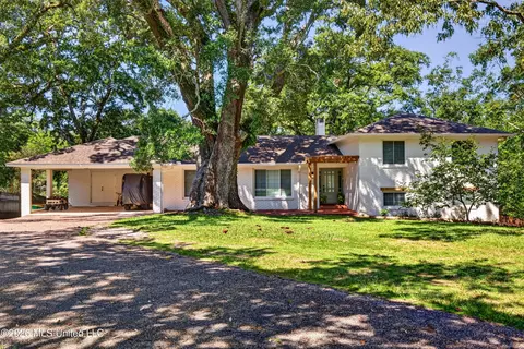 14008 Bay Sweep Cir, Ocean Springs, MS 39564