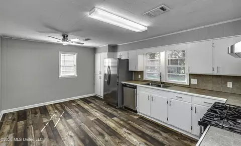 Other - 313 SE 5th Ave, Magee, MS 39111 photo 5 of 30