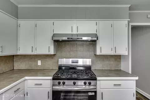Kitchen - 313 SE 5th Ave, Magee, MS 39111 photo 1 of 2