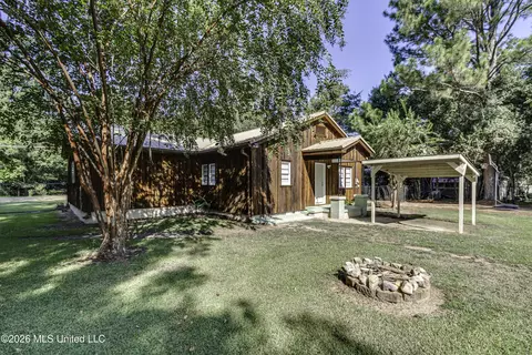 Exterior - 313 SE 5th Ave, Magee, MS 39111 photo 11 of 13