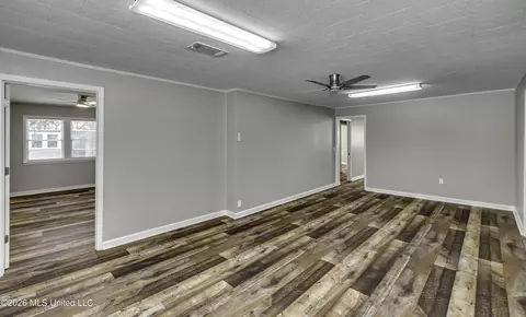Living - 313 SE 5th Ave, Magee, MS 39111 photo 3 of 7