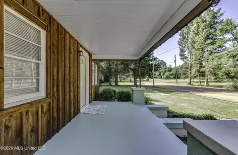 Exterior - 313 SE 5th Ave, Magee, MS 39111 photo 6 of 13