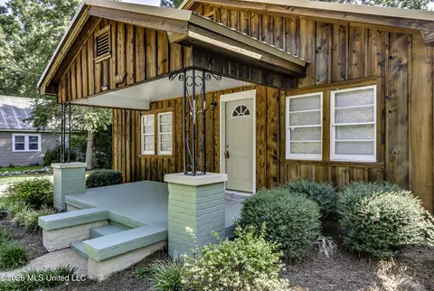 Exterior - 313 SE 5th Ave, Magee, MS 39111 photo 3 of 13