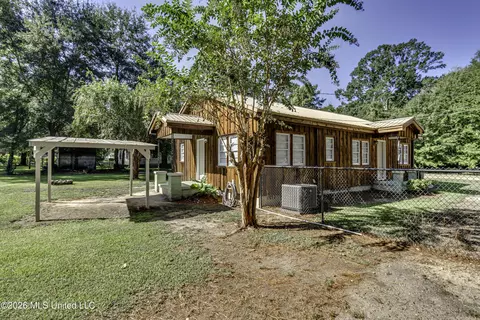 Exterior - 313 SE 5th Ave, Magee, MS 39111 photo 8 of 13