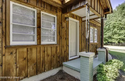 Exterior - 313 SE 5th Ave, Magee, MS 39111 photo 7 of 13
