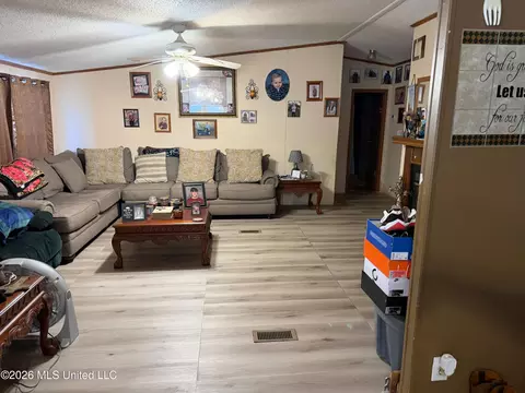 18276 Simmons Dr, Saucier, MS 39574 photo 4