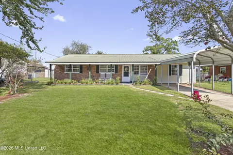 3214 Wesley St, Pascagoula, MS 39567