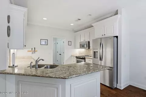 Kitchen - 141 Hampton Pl, Madison, MS 39110 photo 1 of 3