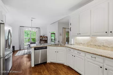 Kitchen - 141 Hampton Pl, Madison, MS 39110 photo 3 of 3