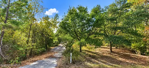 201 Hunter Holw, Waveland, MS 39576