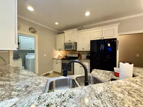 Kitchen - 126 Marion Dr, Clinton, MS 39056 photo 2 of 3