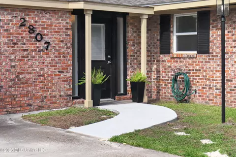 2807 Pinewood Ave, Pascagoula, MS 39567