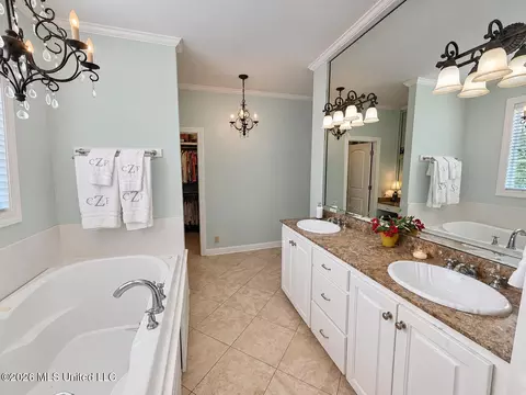 Bath - 7 Neill Cv, Dundee, MS 38626 photo 1 of 7
