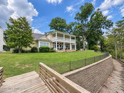 Exterior - 7 Neill Cv, Dundee, MS 38626 photo 10 of 22