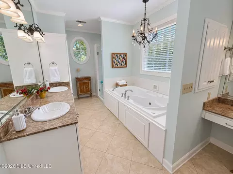 Bath - 7 Neill Cv, Dundee, MS 38626 photo 2 of 7