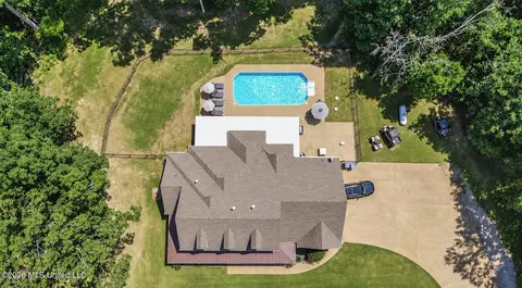 Exterior - 8502 Tulane Rd, Hernando, MS 38632 photo 3 of 13